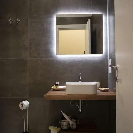 South Hands Luxury Neapol