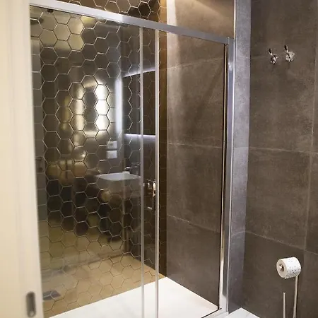 South Hands Luxury Neapol