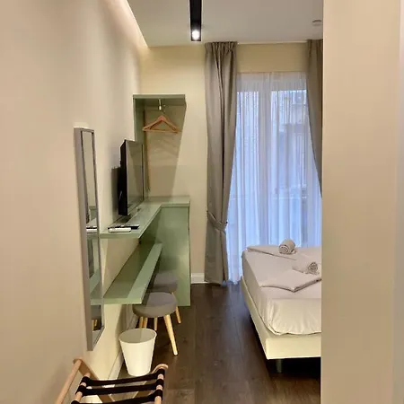 South Hands Luxury 4* Neapol